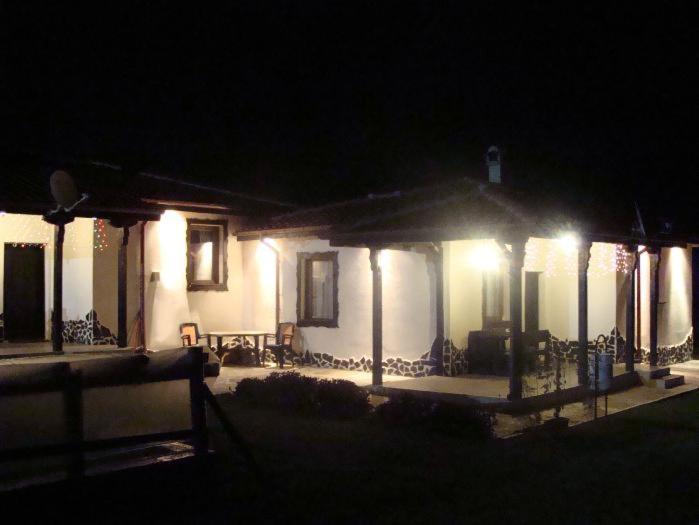 Madara OMAYA Guest House Bagian luar foto