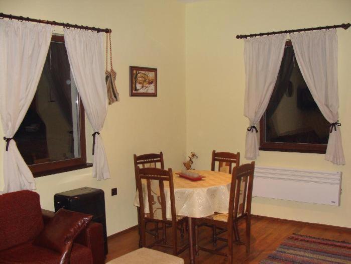Madara OMAYA Guest House Bagian luar foto